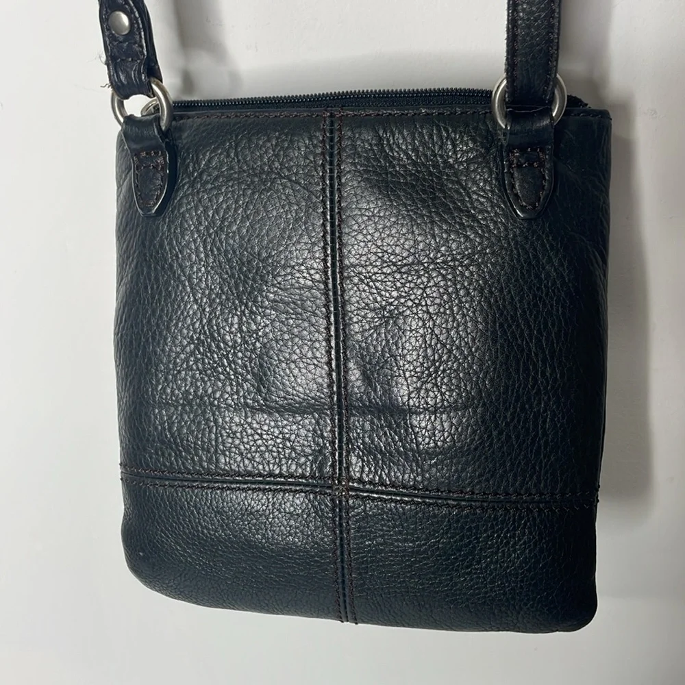 Fossil Leather Crossbody Black Leather Bag - lg front pocket -inside zip pocket